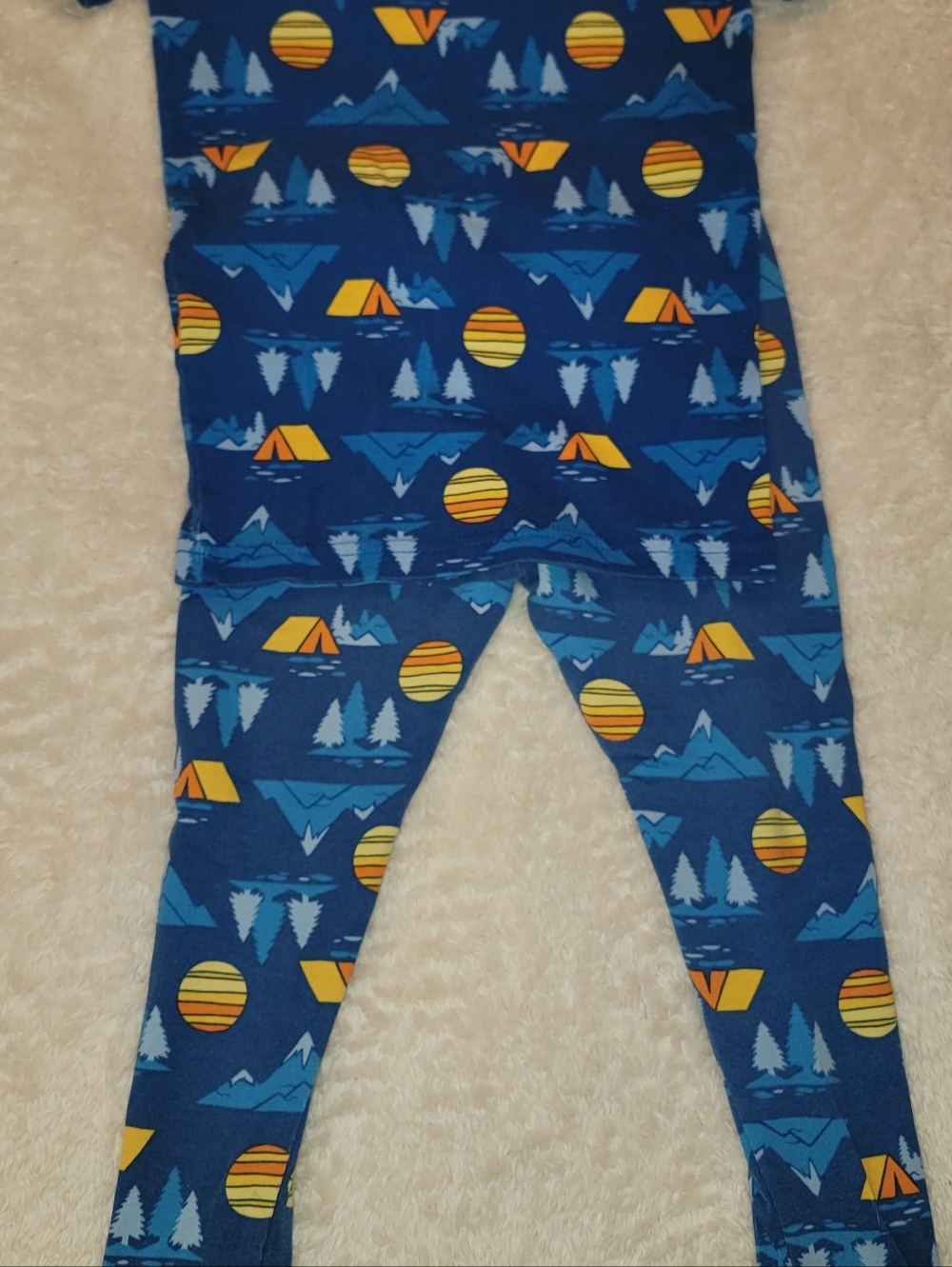 Kirkland signature Mountain 4pc pajama set. Size 4T